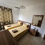 Modern Central Apartment E9